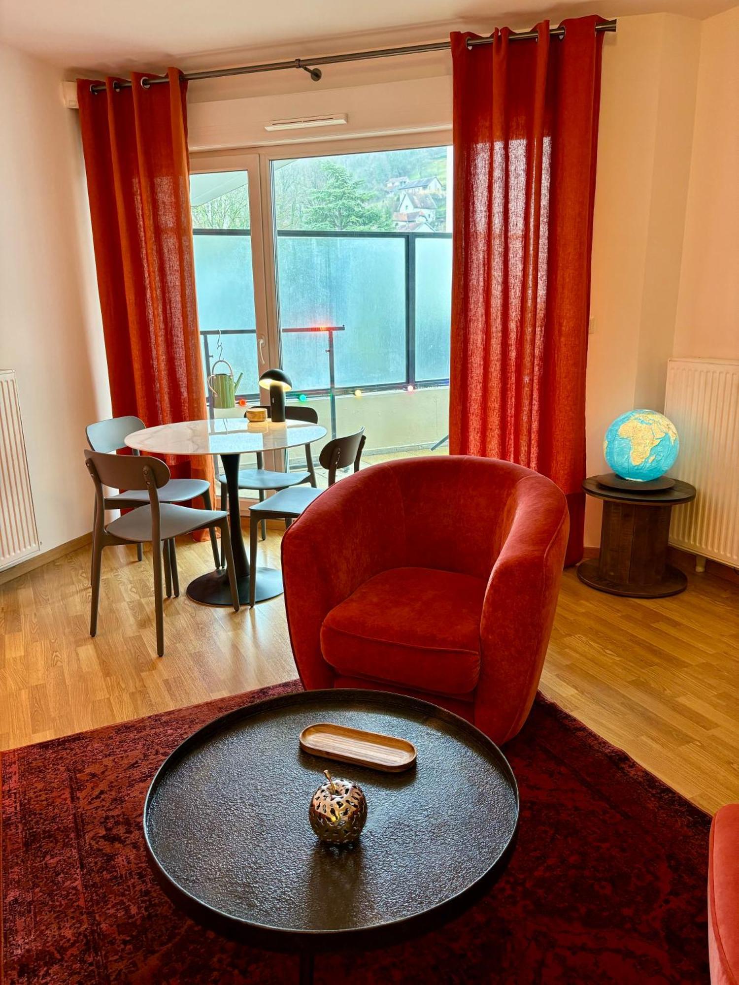 Appartement Proche Centre Parking & Terrasse Besancon Ngoại thất bức ảnh